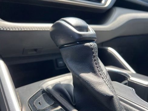 Used 2021 Toyota Highlander XLE FWD image 22