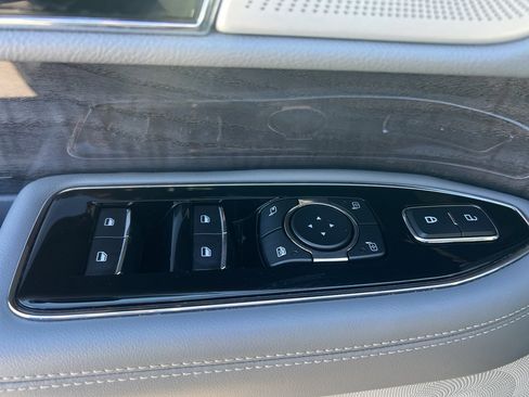 Used 2019 Lincoln Navigator Reserve image 25