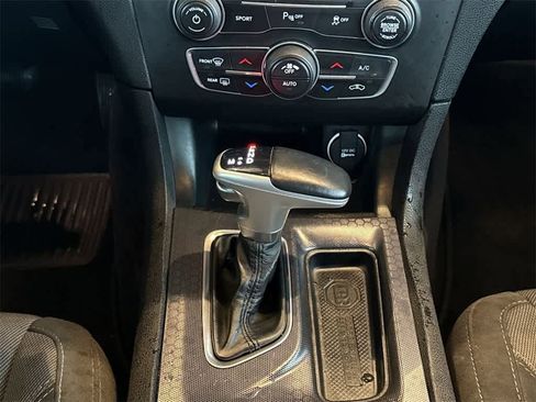 Used 2018 Dodge Charger R/T image 17