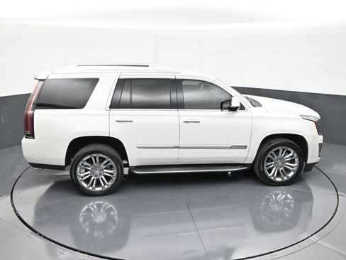 Used 2020 Cadillac Escalade 2WD image 17