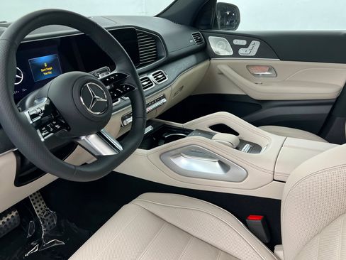 New 2026 Mercedes-Benz GLS 580 4MATIC image 15