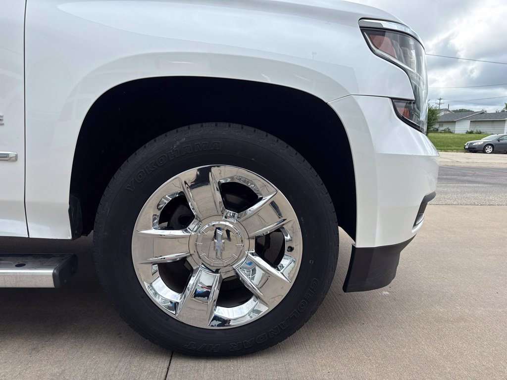 Used 2017 Chevrolet Tahoe LT w/ LT Signature Package AWD/4WD image 7