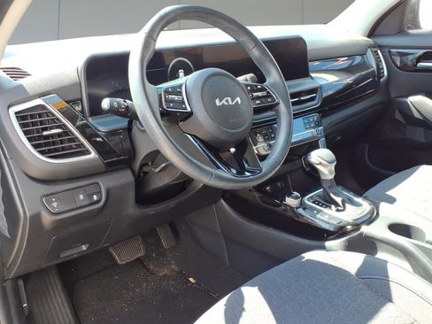 Used 2024 Kia Seltos S AWD/4WD image 11
