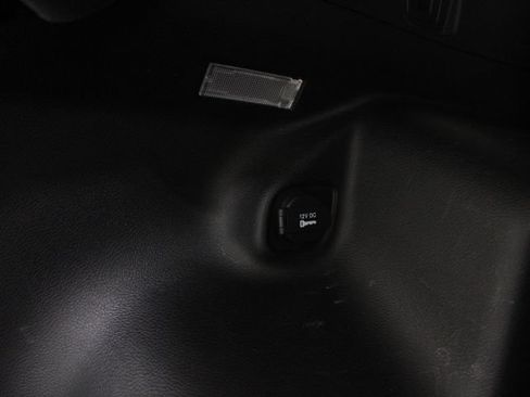Used 2019 Jeep Cherokee Limited AWD/4WD image 13