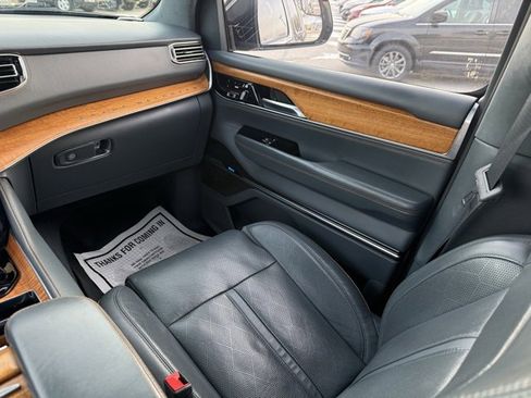 Used 2022 Jeep Grand Wagoneer Series II w/ Premium Group II image 18