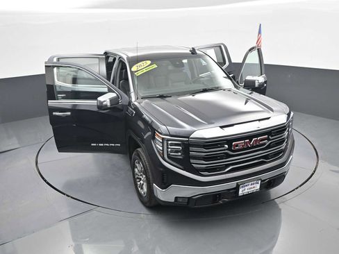 Used 2025 GMC Sierra 1500 SLT AWD/4WD image 44