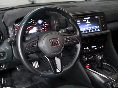 Used 2021 Nissan GT-R Premium AWD/4WD image 30