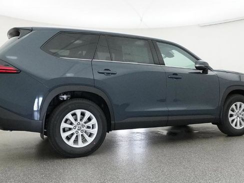 New 2026 Toyota Grand Highlander XLE FWD image 12