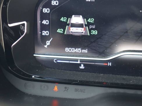 Used 2023 GMC Yukon Denali RWD image 12
