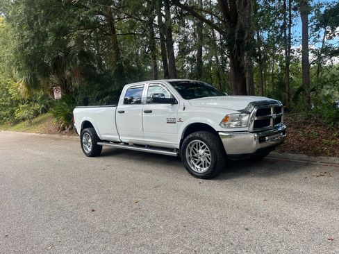 Used 2017 RAM 3500 ST image 3