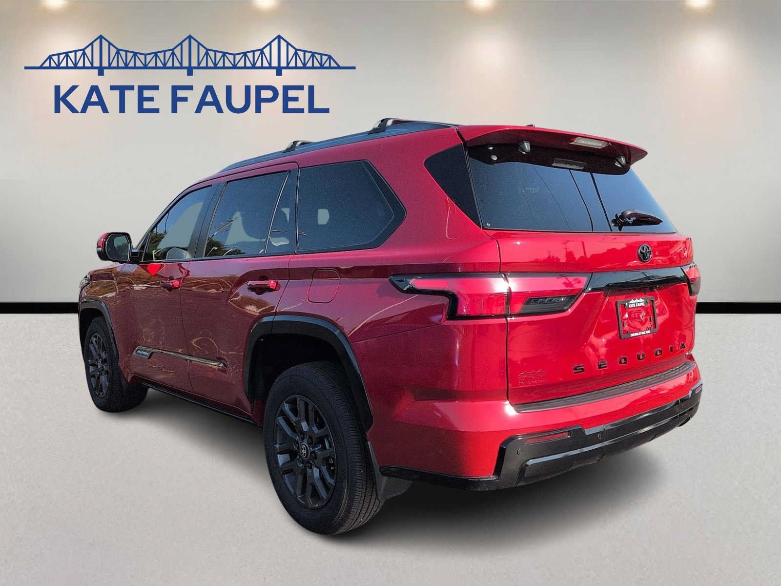 Used 2025 Toyota Sequoia Platinum AWD/4WD image 5