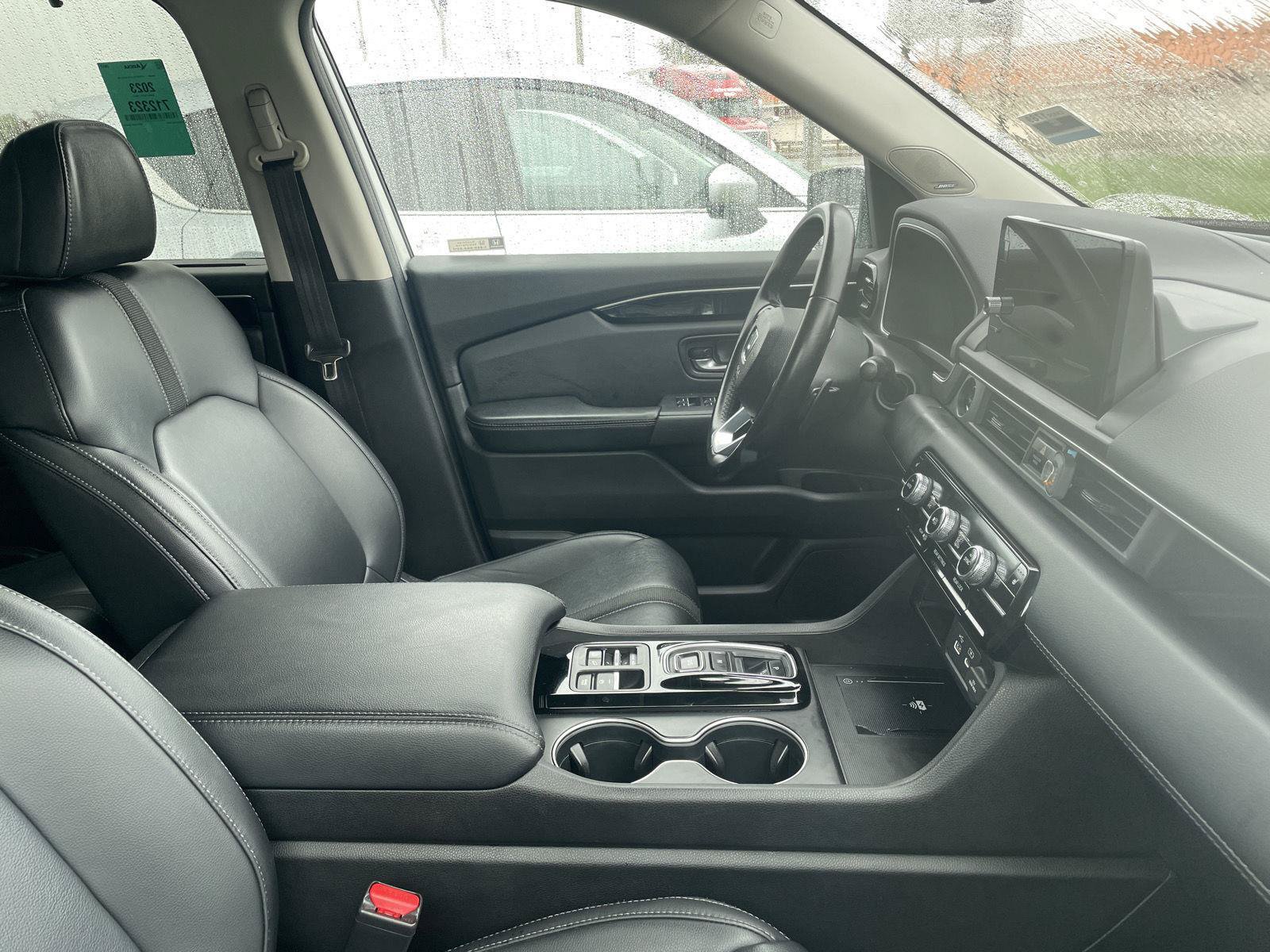 Used 2023 Honda Pilot Touring image 6