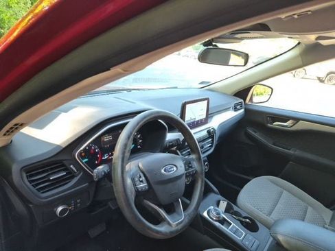 Used 2025 Ford Escape ST-Line Select AWD/4WD image 14