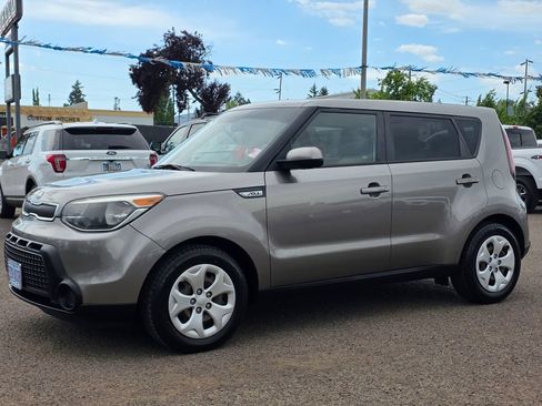 Used 2015 Kia Soul FWD image 1