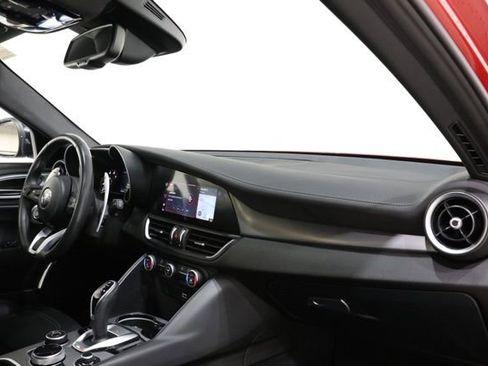 Used 2023 Alfa Romeo Giulia Veloce RWD image 15