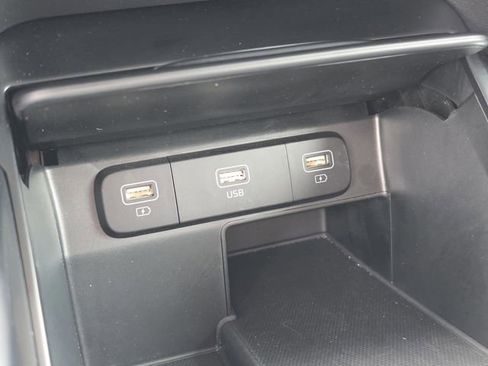 Certified 2022 Kia Sorento S FWD image 34