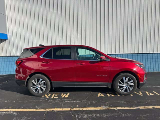 Used 2024 Chevrolet Equinox LT AWD/4WD image 2
