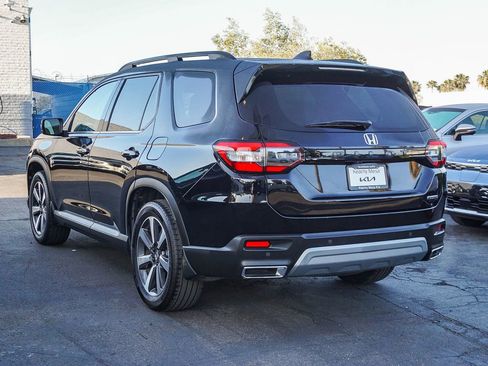 Used 2023 Honda Pilot Touring image 5