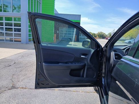 Used 2012 Chrysler 200 Touring FWD image 15