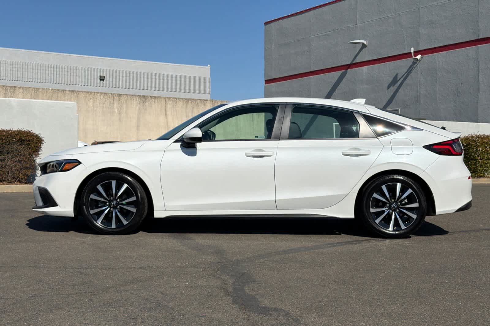 Used 2024 Honda Civic EX-L image 9