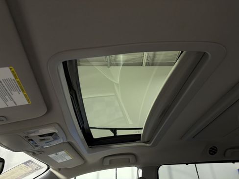 Used 2018 Toyota Sienna XLE Premium FWD image 27
