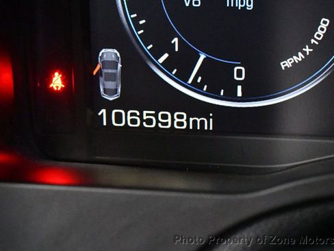 Used 2015 Cadillac Escalade Premium image 36