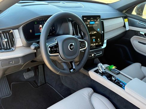 New 2026 Volvo XC90 B6 Ultra image 13