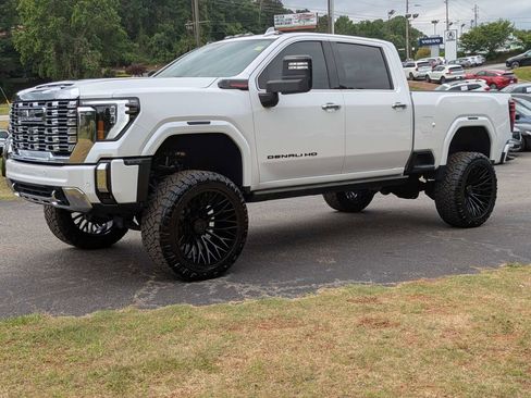 Used 2024 GMC Sierra 2500 Denali w/ Denali Reserve Package AWD/4WD image 2