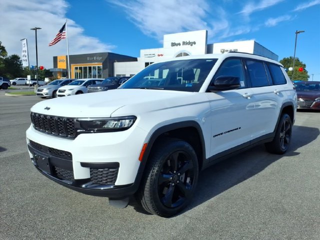 Used 2024 Jeep Grand Cherokee L Laredo AWD/4WD image 11