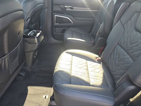 Used 2025 Kia Telluride AWD image 20