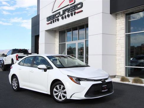Used 2022 Toyota Corolla LE image 1
