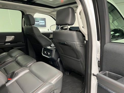 Used 2025 Ford Expedition Active AWD/4WD image 47