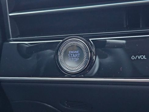 New 2026 Genesis GV70 2.5T Advanced image 17