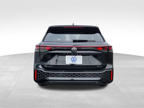 New 2026 Volkswagen Tiguan SEL R-Line image 5