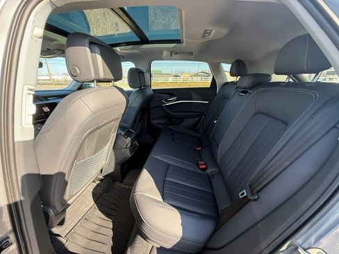 Used 2023 Audi e-tron Premium w/ Convenience Plus Package image 18