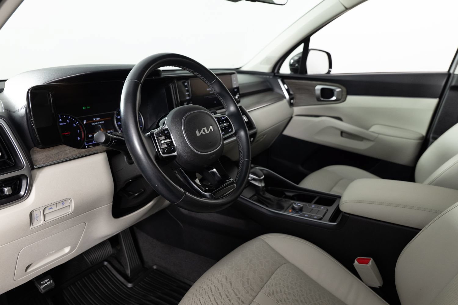 Used 2023 Kia Sorento S w/ Panoramic Sunroof Package AWD/4WD image 13
