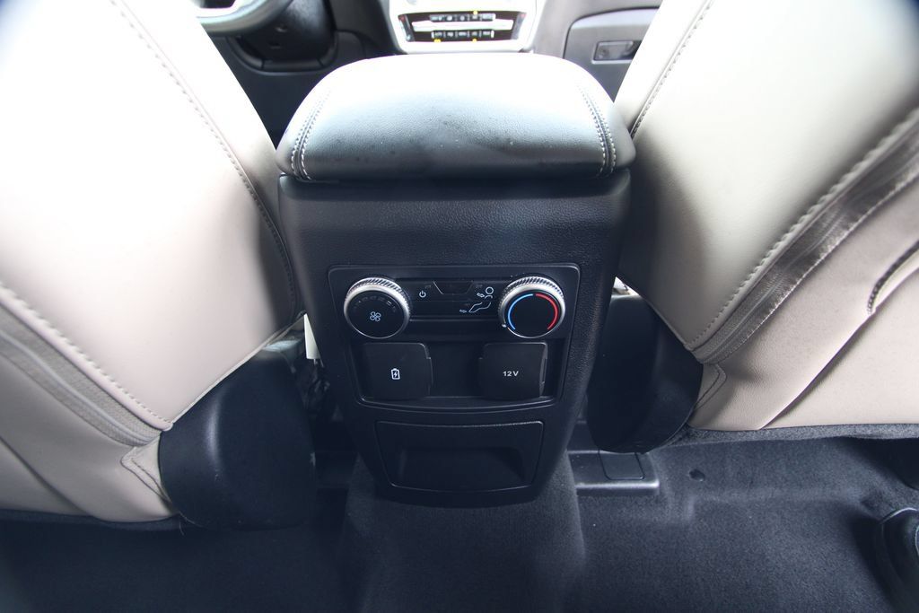Used 2022 Ford Explorer XLT w/ Equipment Group 202A AWD/4WD image 37