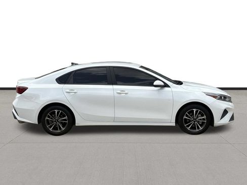 Used 2024 Kia Forte LXS FWD image 4