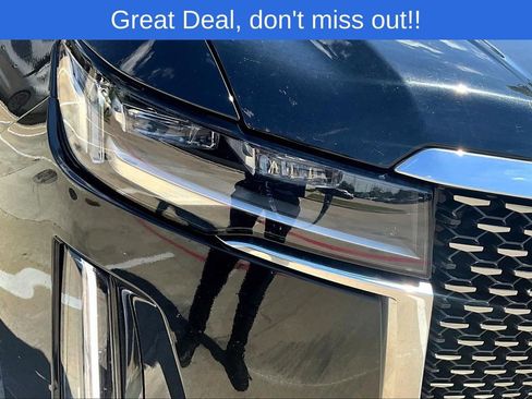 Used 2024 Cadillac Escalade Premium Luxury image 39