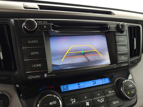 Used 2018 Toyota RAV4 XLE AWD/4WD image 25