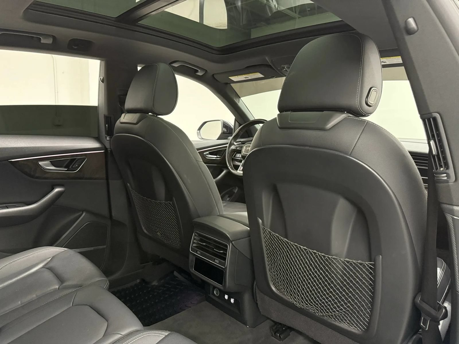 Used 2019 Audi Q8 Premium Plus w/ Premium Plus AWD/4WD image 17