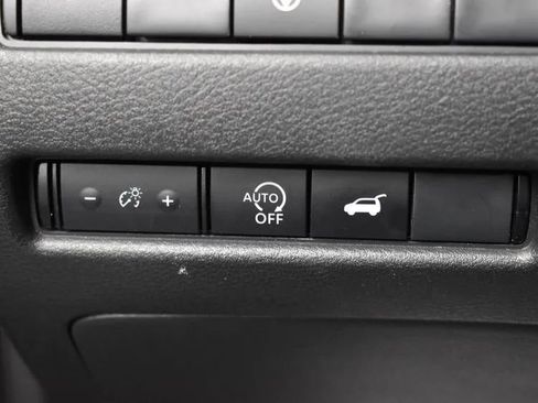 Used 2025 Nissan Rogue SV image 23