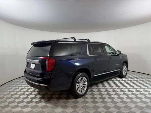 Used 2022 GMC Yukon XL SLT w/ SLT Premium Package AWD/4WD image 7