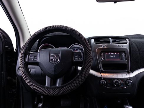 Used 2017 Dodge Journey SE FWD image 3