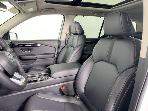 New 2025 Honda Pilot Touring image 22
