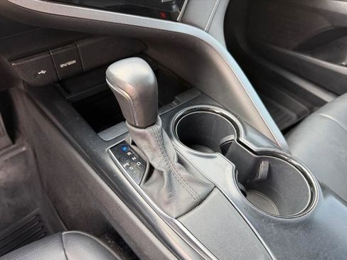 Used 2020 Toyota Camry SE image 24