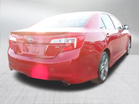 Used 2012 Toyota Camry SE image 7