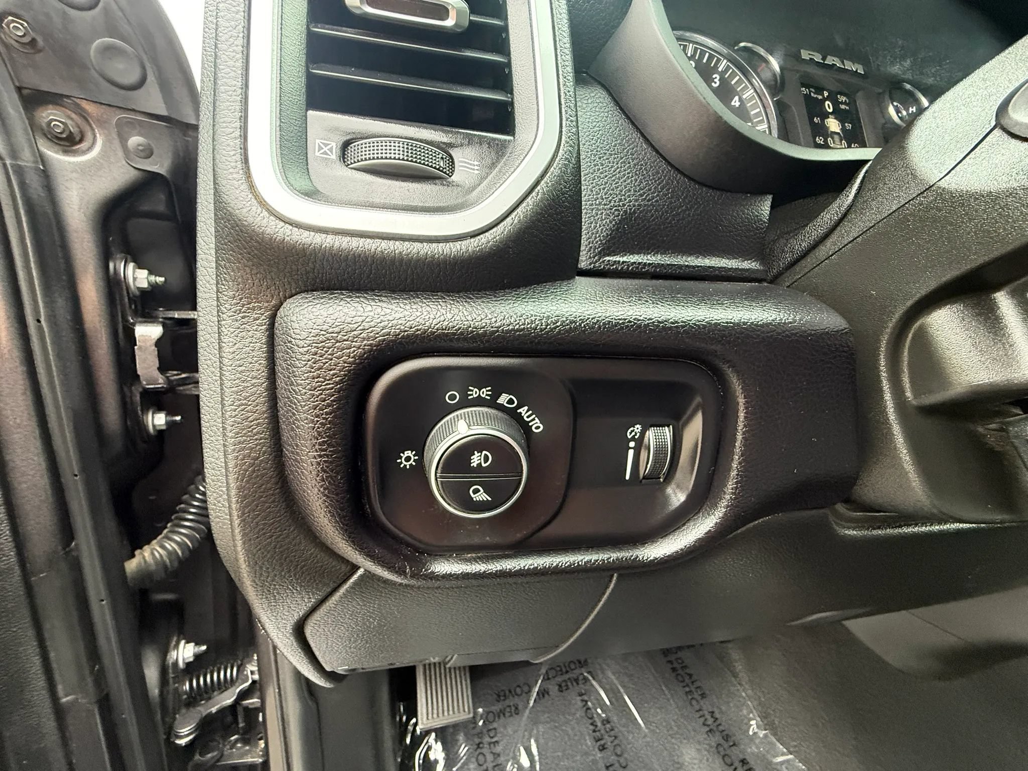 Used 2024 RAM 2500 Big Horn AWD/4WD image 36