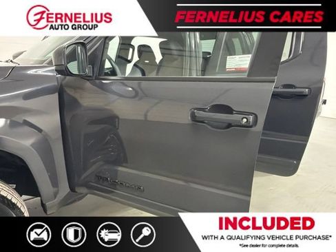 Used 2025 Toyota Tacoma TRD Sport AWD/4WD image 12