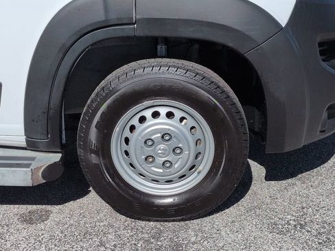 Used 2025 RAM ProMaster 2500 w/ U-Haul Equipment Group FWD image 11